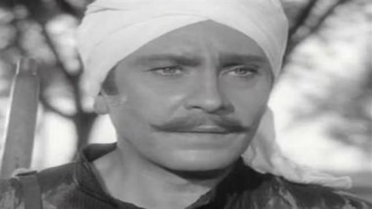 قصة ملهمة.. كفاح الفنان محمود مرسي من شوارع أوروبا إلى السينما المصرية